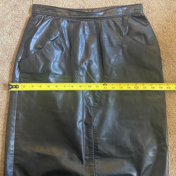 Vintage Ada Leather Skirt - Size tag 11-12 fits like Size 6-8 - Picture 6 of 7